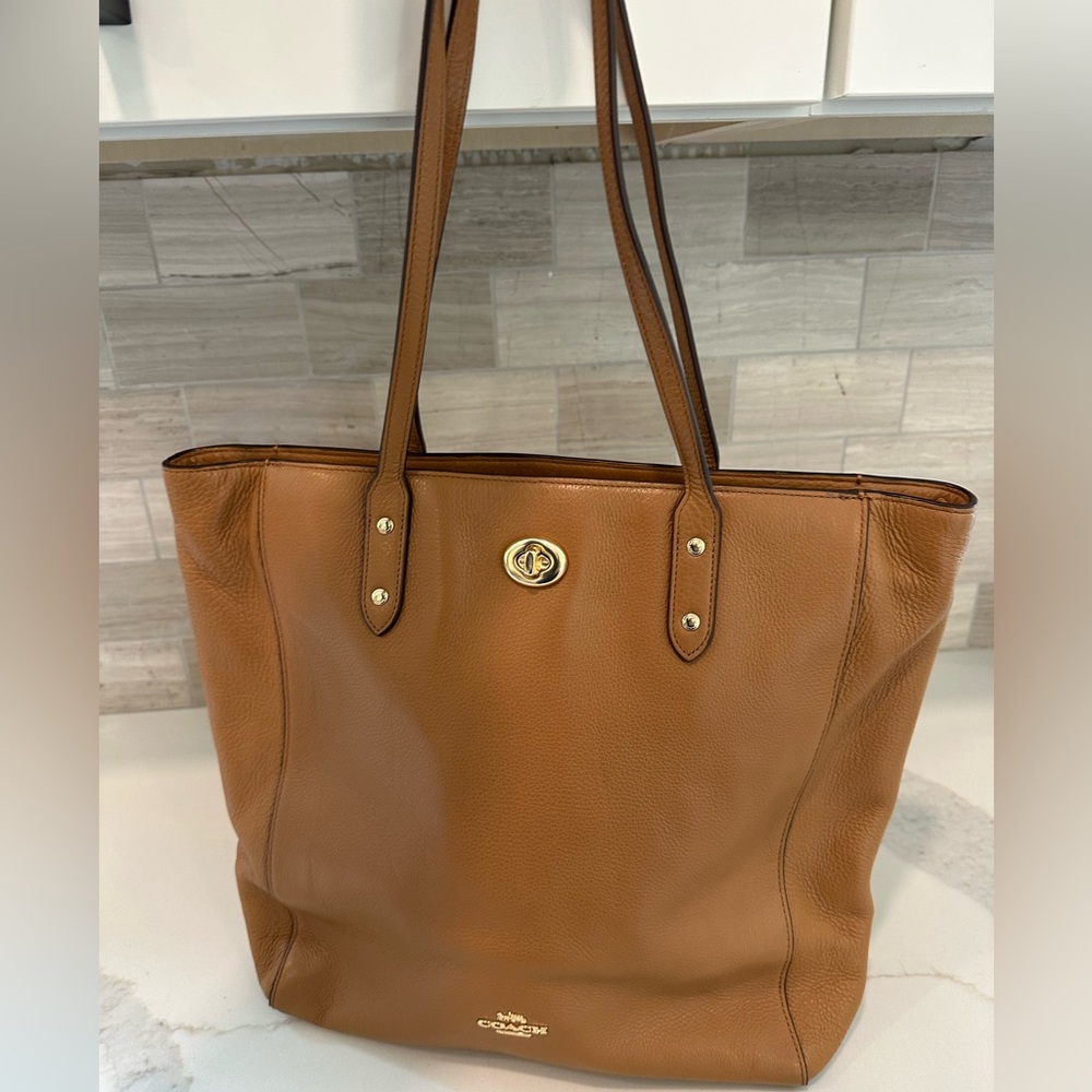Coach Town ToteBrown Leather
